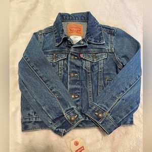 Brand new with tags - 3T Levi’s jean jacket - snaps - actual pockets!